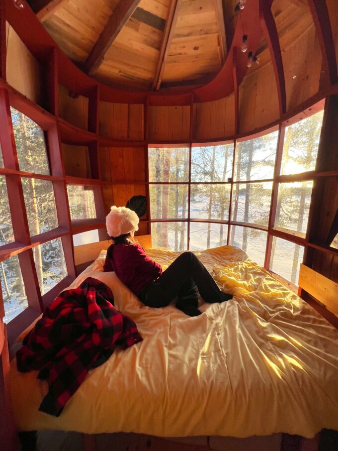 63The Haven Islands cabane perchée dans les arbres sur une île privée en Suède