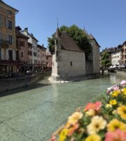 Palais de l'Isle à Annecy par beau temps