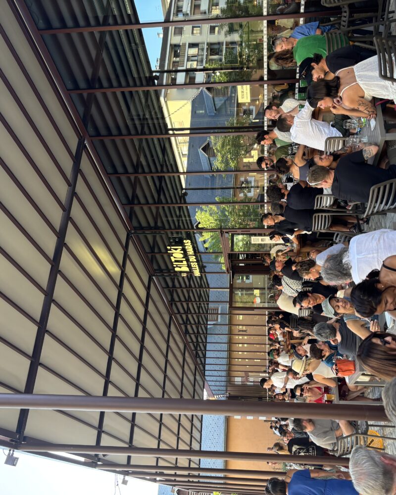 Halles Biltoki Terrasse