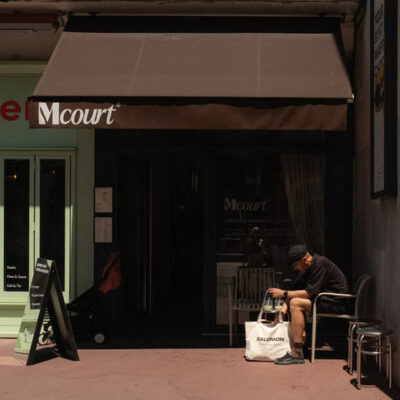 Devanture M Court coffee shop à Annecy rue Someiller