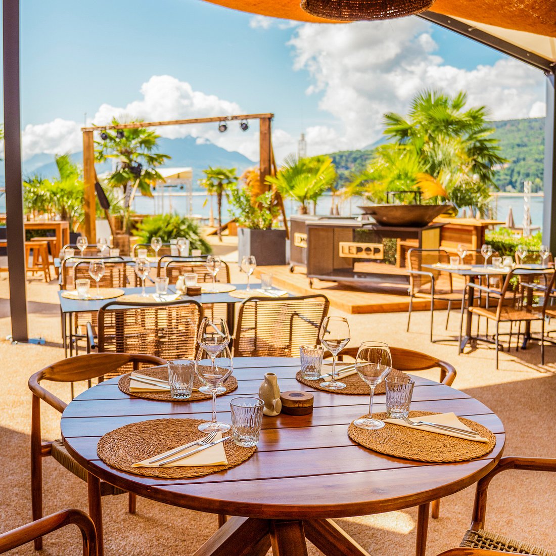 restaurants-incontournables-lac-annecy-été-terrasse